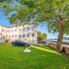 Cozy Apartment In Persenbeug-gottsdorf With Kitchen