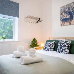 Isimi Burnley 3 bedroom modern house free parking
