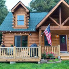 Rustic Log Cabin at Swinging Bridge