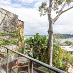 Bright & Breezy Harbour Views at McMahons Point