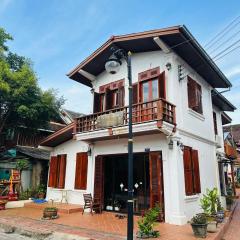 Villa Phonethip Mekong Riverside