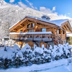 Chalet Black Wood