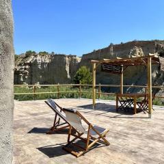 Casa rural Cueva Los Aviones, río Chícamo