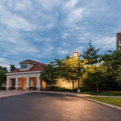 Homewood Suites by Hilton St. Louis Riverport- Airport West