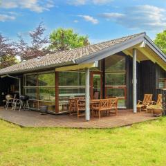 8 person holiday home in Glesborg
