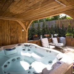 Cotswold cottage with hot tub