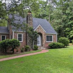 Duke Forest Gem! 3br, Sleeps 7