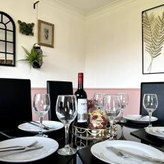 Lake view Pet Friendly parking golf nearby