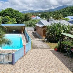 Bungalow avec vue sur la Soufrière avec piscine