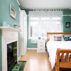 Comfortable Bristol Escape near Gloucester Road