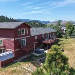 9 Mi to Helena: Mtn-View & Hot Tub at Huge Home