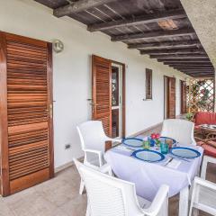 Beautiful Apartment In Capo Rizzuto With Wifi And 1 Bedrooms