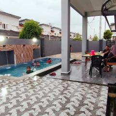 Rania Homestay With Private Pool Seri Iskandar Perak Near UTP UITM