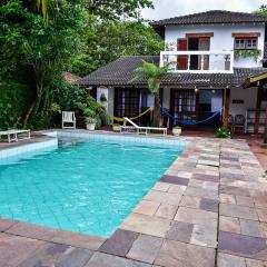 Casa c piscina e churrasqueira no Guarujá - SP