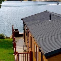 Fable Lodge Tattershall Lakes - luxury lakeside lodge with hot tub