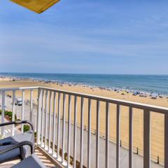 Virginia Beach Condo with Community Pool and Hot Tub!