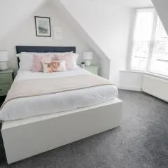 Coorie by the Coast, Direct Beach Access Getaway - Arbroath