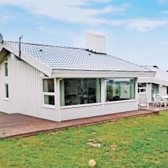 Cozy Home In Ebeltoft With Sauna