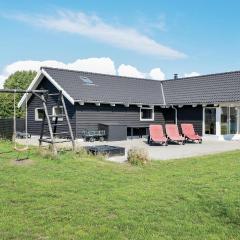 Awesome Home In Ebeltoft With 4 Bedrooms, Sauna And Wifi