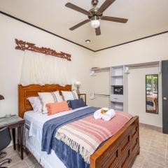 Tamarindo Gem: 1BR Apt in Heart!