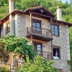 Maisonette Korfes-Κορφές Δύο Αυτόνομοι Όρoφοι για Οικογένειες και μικρές Παρέες