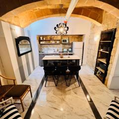 Charming Townhouse Prime Area Valletta