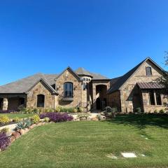 Lovely home on Gentle Creek Golf Course