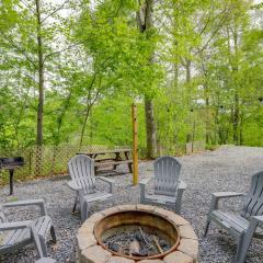 12 Mi to Dollywood Private Sevierville Cabin!