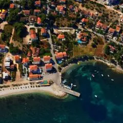 HOUSE-APARTMENTS ELA -MIRCA- FAMILY HOLIDAY