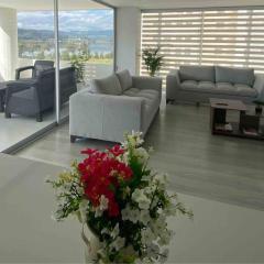 Apartamento con vista al lago.