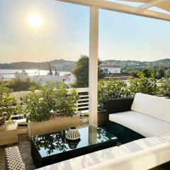 Blue Bay Vouliagmeni Luxury Apartment