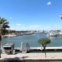 Charmant P2 Cabine, vue exceptionnelle sur le port