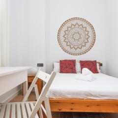 Oasis in the heart of Seville - 2 BR apt with FREE PARKING