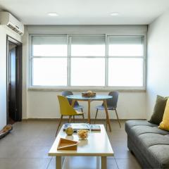 Simple Living in Netanya Center by Sea N' Rent