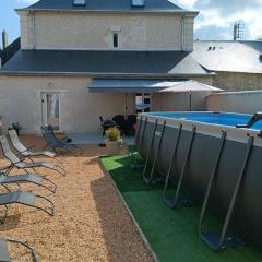 Superbe gite 10 personnes à Gizeux avec piscine