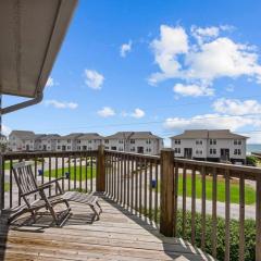 Oceanview Townhouse w/ Pool - Newly Renovated