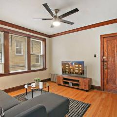 Warm & Inviting 2BR Apartment - Fullerton 1B