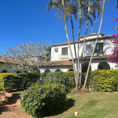 Casa em condomínio a 50mt da praia dos ossos