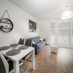 Grace Pine Apartment 2
