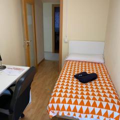 Room in Guest room - H Individual In Reformed Residence has wifi center num106