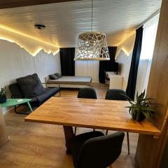 Contemporary Studio + free parking