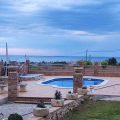 El Paller - Apartment with Sea Views and Swimming Pool