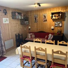Chalet rénové 6 pers, TV connectée, WiFi, parking, animaux admis - FR-1-504-480