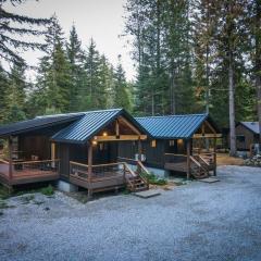 Wilderness Lodge 1 bedroom cabin in the woods at Lake Wenatchee