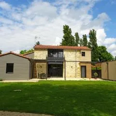 Gîte rénové avec jardin et terrasse près de Thiré, festival de musique baroque, idéal pour familles - FR-1-426-538
