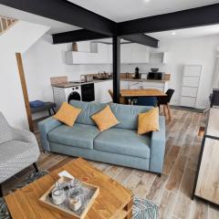 Les remparts de Caroline, au pied de La Cité.