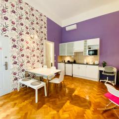Purple House - Central one bedroom