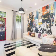 Times Square Terrace - Vibrant Charm in Newy's Heart