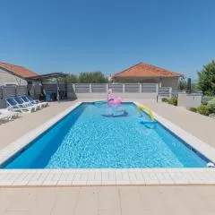 Spacious villa for 10 with a big private pool