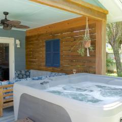 Captains Quarters Island location Hot tub One Level